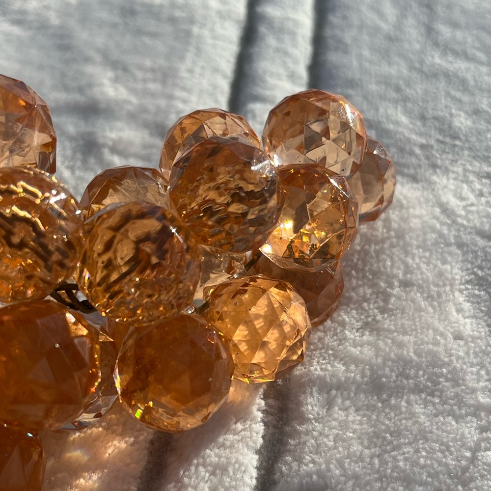 Vintage faceted amber color clustered grapes, ornaments,sun catcher - Picture 4 of 5